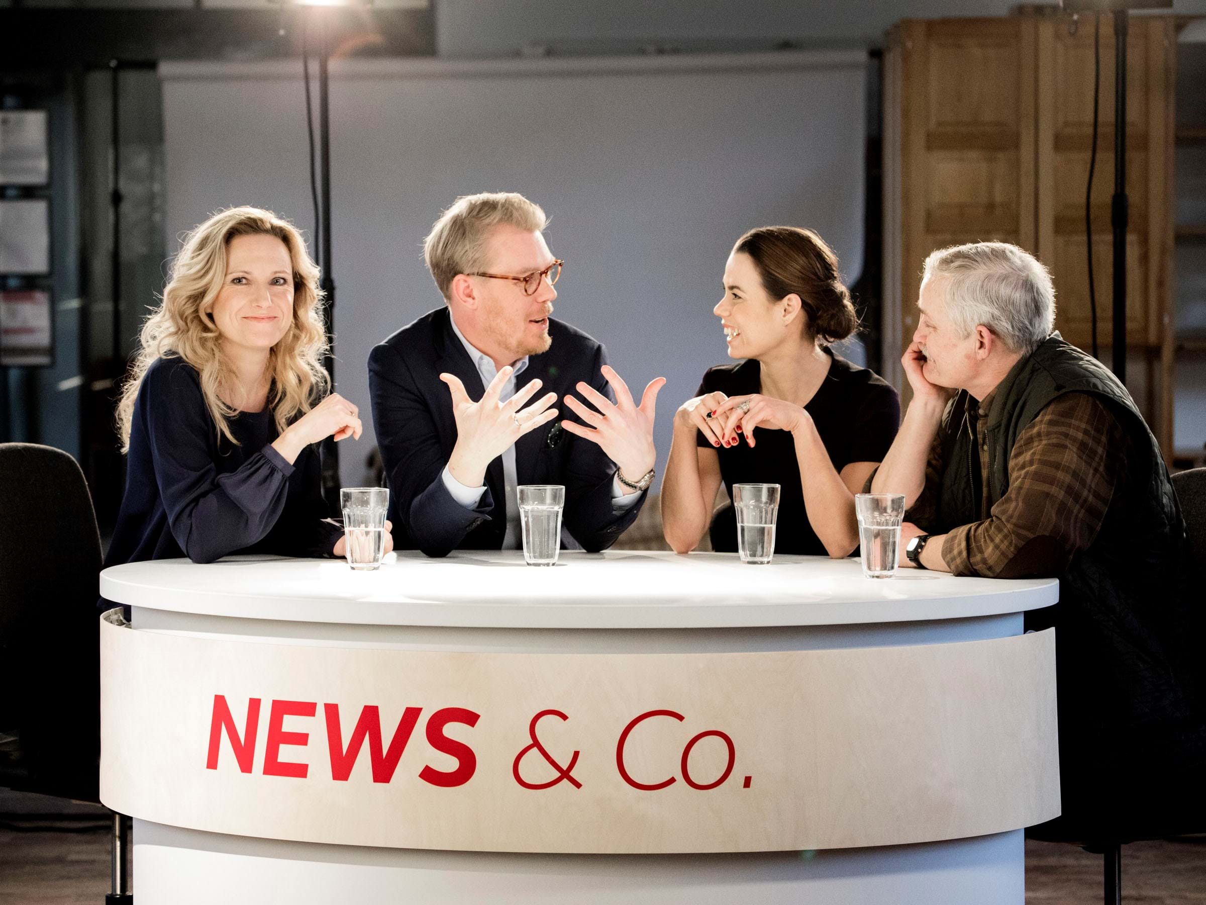 NEWS & Co.